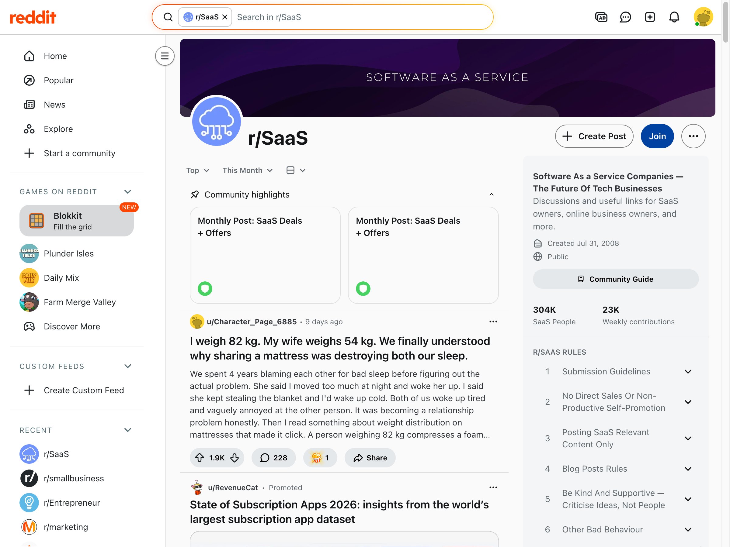 r/SaaS subreddit sidebar showing strict posting rules including No Direct Sales and Posting SaaS Relevant Content Only — illustrating the moderation barriers posts face that comments avoid
